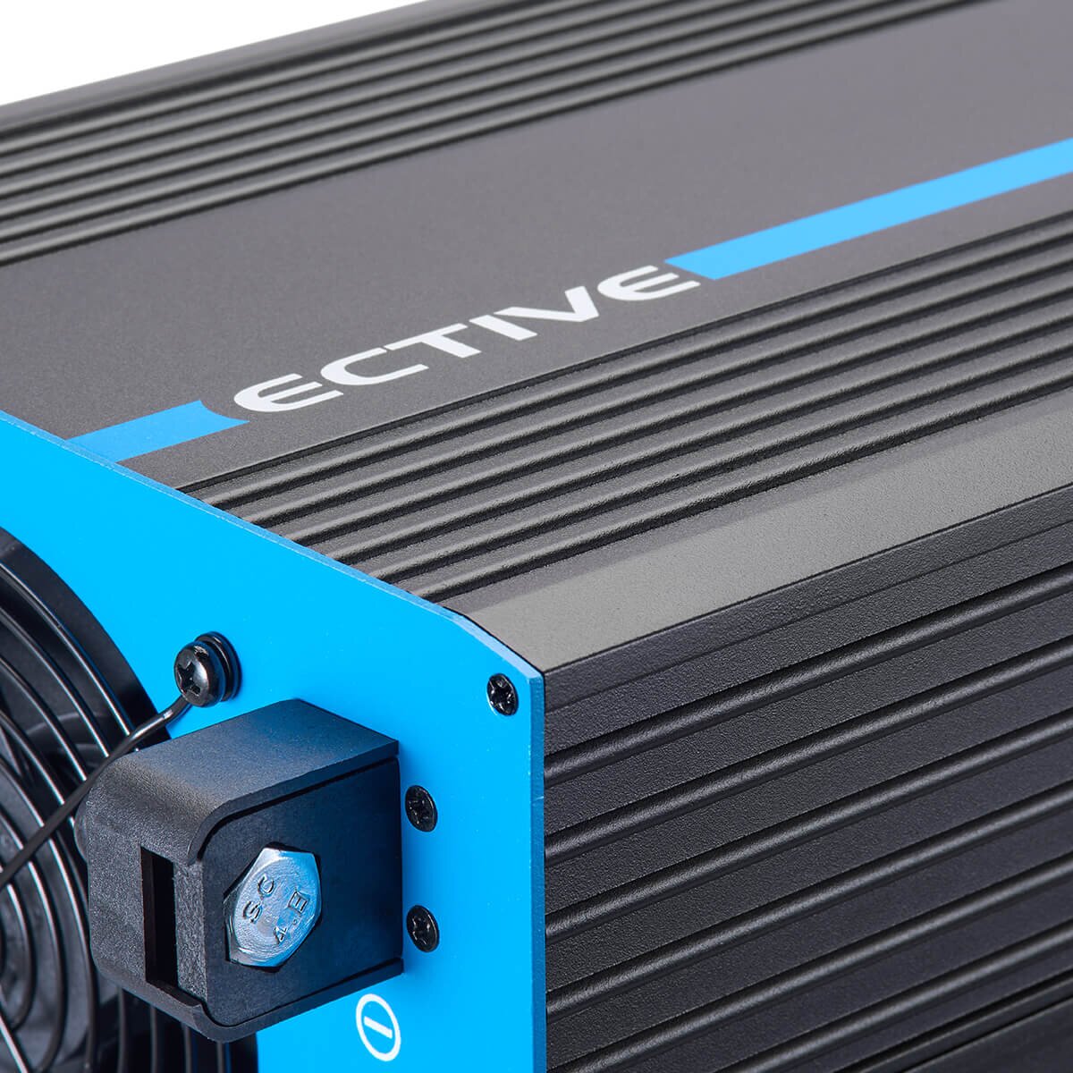 ECTIVE CSI 30 3000W/12V PRO Sinus-Wechselrichter